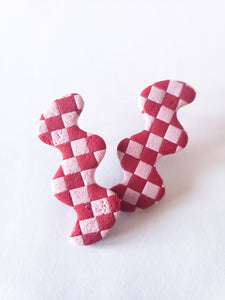 Squiggles in Checkerboard